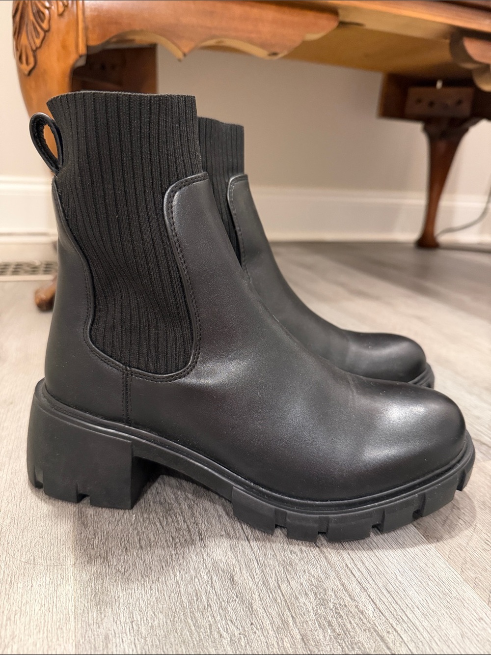 Steve Madden Black Rib-Knit Chelsea Lug Booties